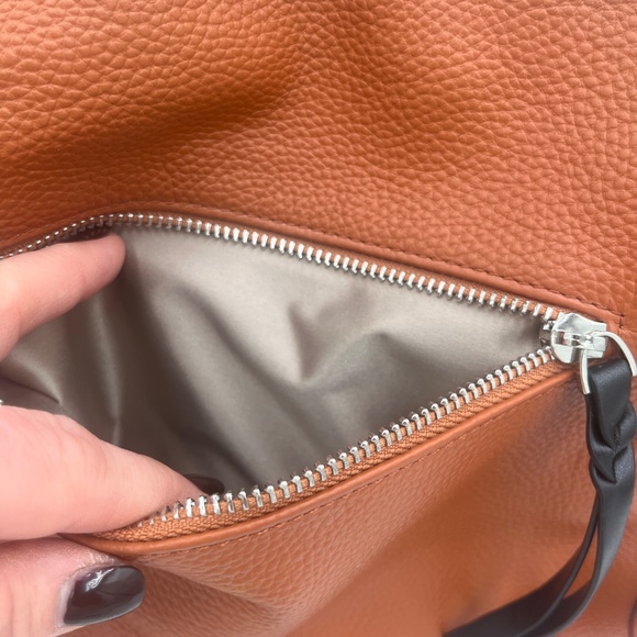 NWT Bostanten Hobo Shoulder Bag Purse with Handy Side Zipper Pockets - Picture 5 of 10